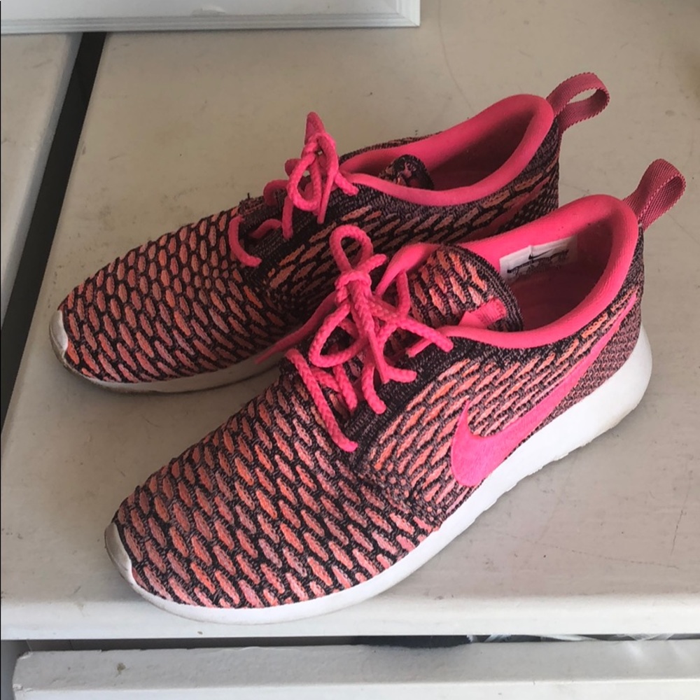 Pink Nike Roshe’s